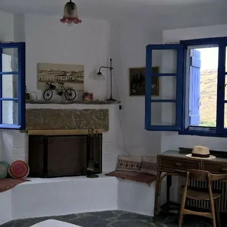Lantställe Traditional Village House In Kea